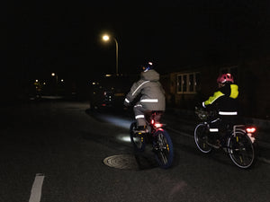 Bliv ved med at cykle med børnene – også i mørket